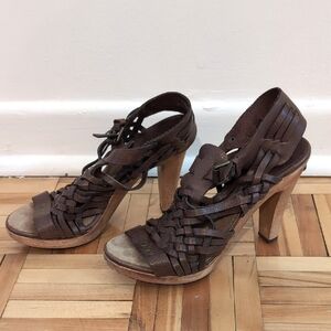 Michael Kors Brown Studded Woven Leather Huarache Sandals Size 6M